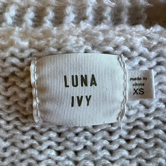 LUNA IVY Kitschy 3D Strawberry Knit Kawaii XS Cardigan Novelty Fruit Sweater Fun - Picture 2 of 9